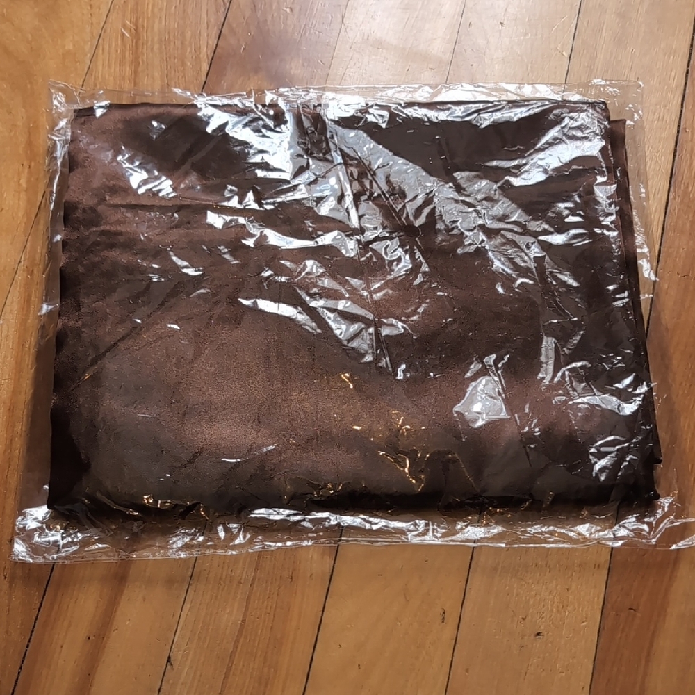 2 Satin King Size Pillow Cases Never Opened
